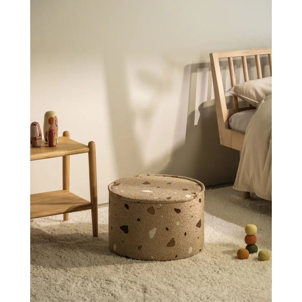 Svetlo rjav otroški tabure iz tkanine bouclé in šenilje Terrazzo – Wigiwama-image-3