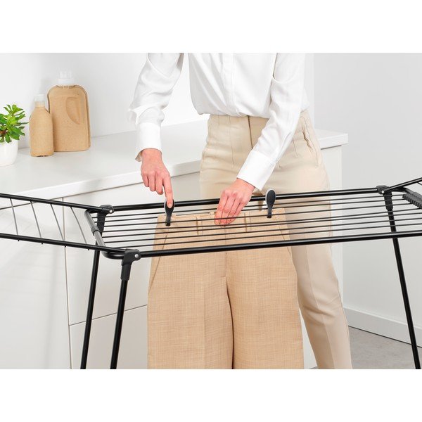 Mat črno stojalo za sušenje perila 18 m HangOn Too – Brabantia-image-2