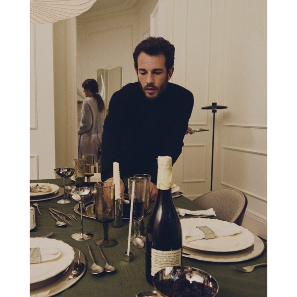 Črna stoječa svetilka s kovinskim senčilom (višina 130 cm) Nuvira – Kave Home-image-3