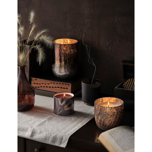 Dišeča sveča iz sojinega voska čas gorenja 50 h Woodfire – ILLUME x Bloomingville-image-1