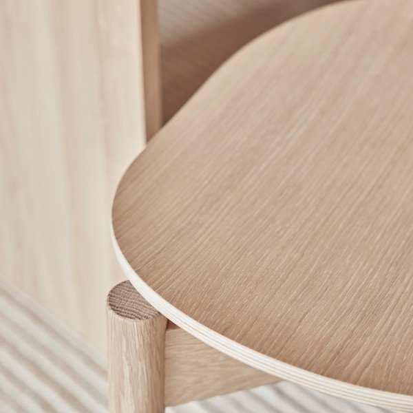 Jedilni stol iz masivnega jesena v svetli naravni barvi Oy – OYOY Living Design-image-2