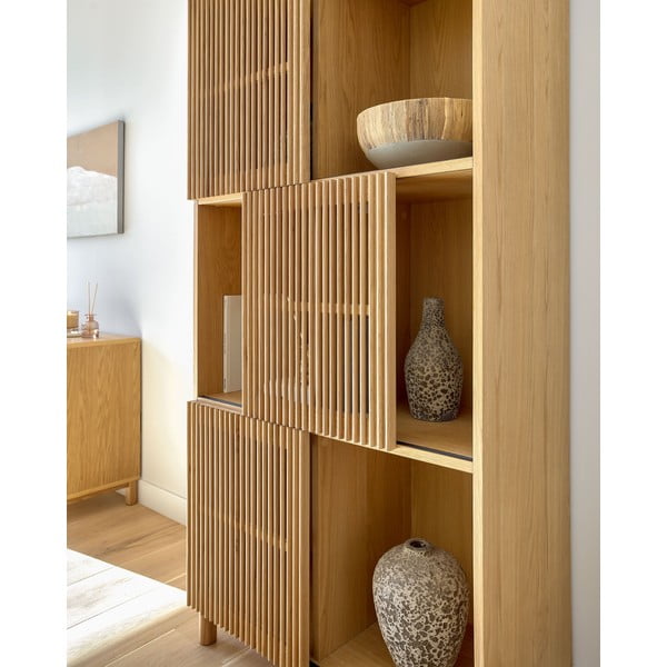 Regal v hrastovem dekorju z drsnimi vrati 85x170 cm Beyla – Kave Home-image-2