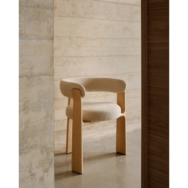 Bež/v naravni barvi jedilni stol z nasloni za roke iz masivnega jesena Granite – Kave Home-image-1