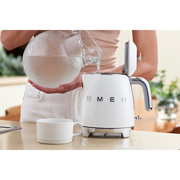 Bel grelnik vode iz nerjavečega jekla 800 ml Retro Style – SMEG-image-1