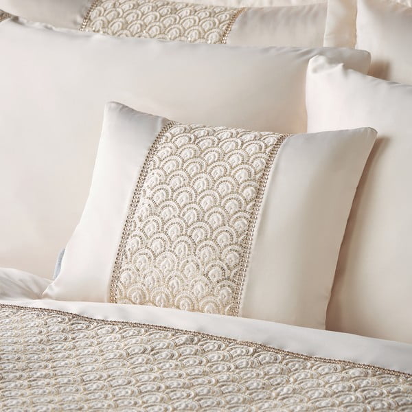 Okrasna blazina iz mikrosatena 30x40 cm Deco Sequin – Catherine Lansfield-image-1