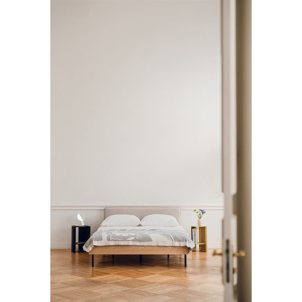 Oblazinjena/iz iverne plošče zakonska postelja v hrastovem dekorju z letvenim dnom 200x200 cm v naravni barvi Streiko – noo.ma-image-3