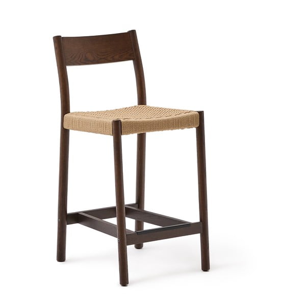 Rjav barski stol iz masivnega hrasta (višina sedeža 65 cm) Yalia – Kave Home