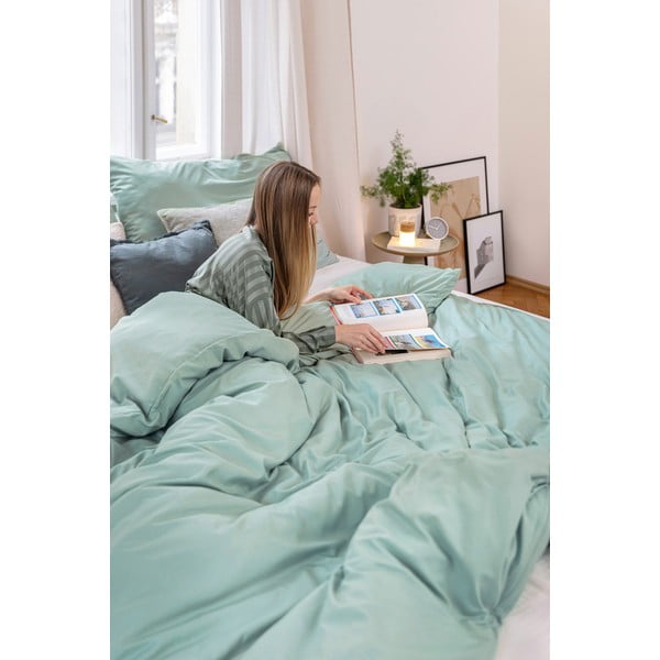 Zelena posteljnina za zakonsko posteljo iz mikrosatena 200x200 cm Basic – Bonami Essentials-image-3