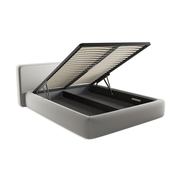 Svetlo siva oblazinjena zakonska postelja s prostorom za shranjevanje z letvenim dnom 160x200 cm Kiana – Makamii-image-3