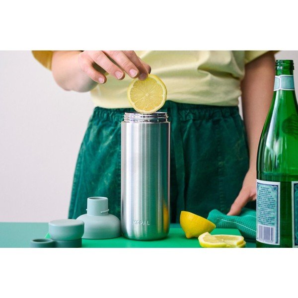 Črna/v srebrni barvi steklenica za vodo iz nerjavečega jekla 700 ml Vita – Mepal-image-1