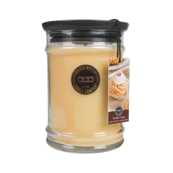Sveča v stekleni škatli Bridgewater Candle Company Vanilla Cream, čas gorenja 140-160 ur