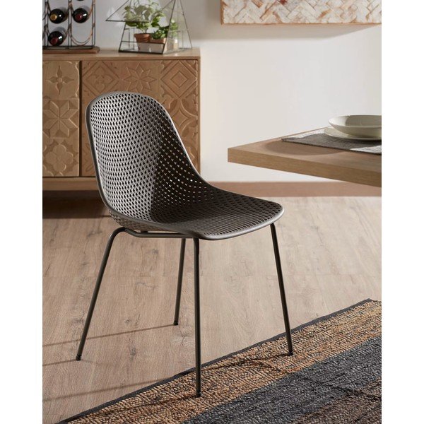 Temno siv kovinski vrtni stol Quinby – Kave Home-image-1