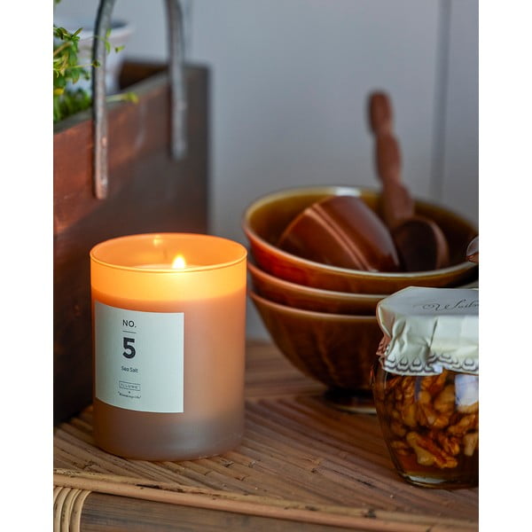 Dišeča sveča čas gorenja 50 h No. 5 Sea Salt – ILLUME x Bloomingville-image-4