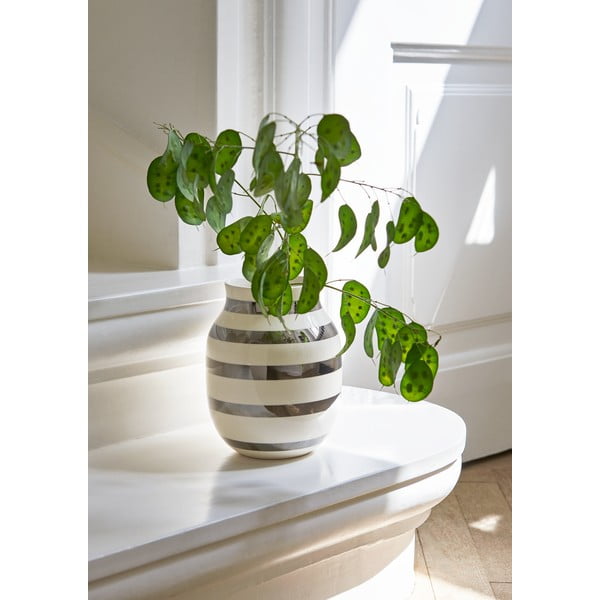 Bela keramična vaza z detajli v srebrni barvi Kähler Design Omaggio, višina 20 cm-image-1