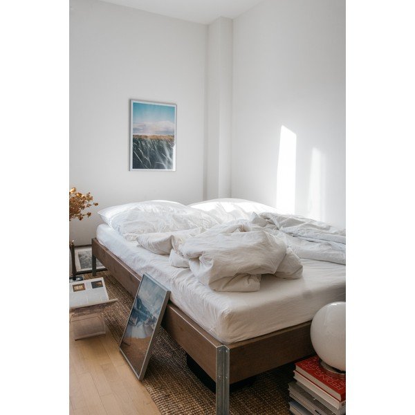 Rjava zakonska postelja iz masivnega bora z letvenim dnom 180x200 cm Core – Karup Design-image-4