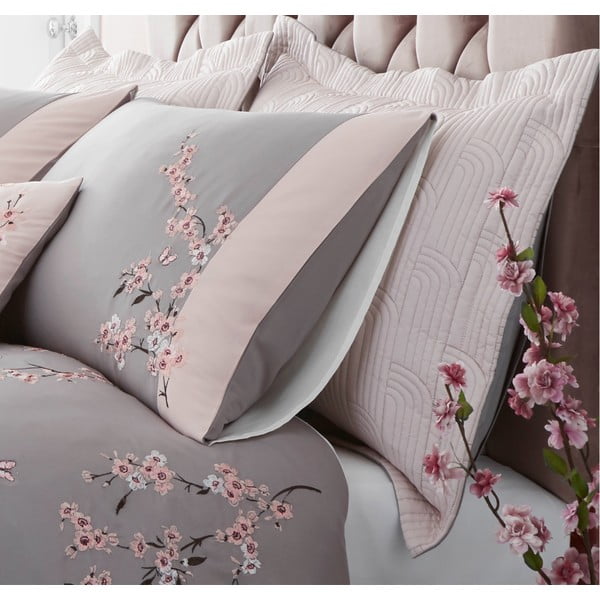 Komplet 2 rožnato-sivih prešitih prevlek za okrasni vzglavnik Catherine Lansfield Blossom, 75 x 50 cm-image-1