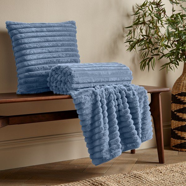 Modra odeja iz mikropliša 130x170 cm Cosy Ribbed – Catherine Lansfield-image-3