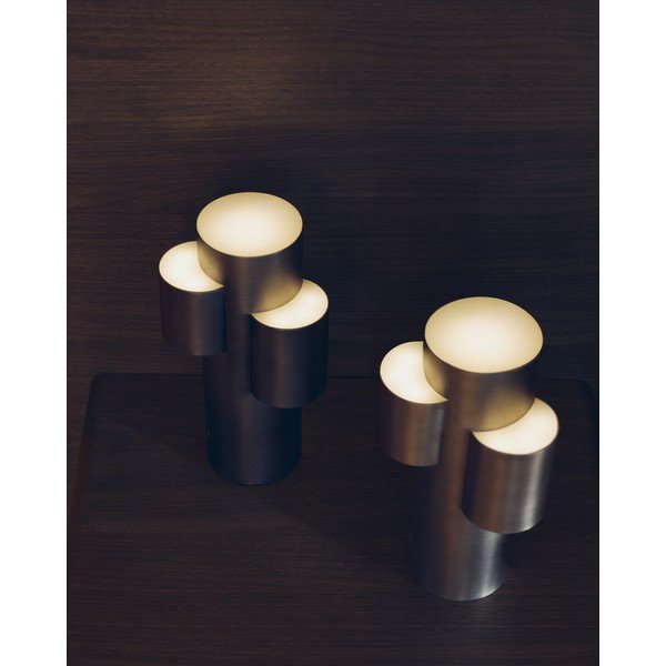 Kovinska LED zatemnitvena namizna svetilka v srebrni barvi (višina 26,5 cm) Adrina – Kave Home-image-1