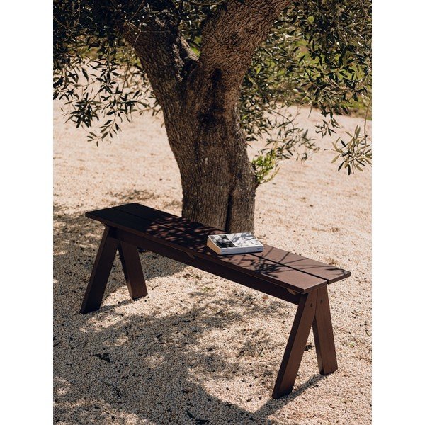 Temno rjava vrtna klop iz masivnega lesa Navo – noo.ma-image-1