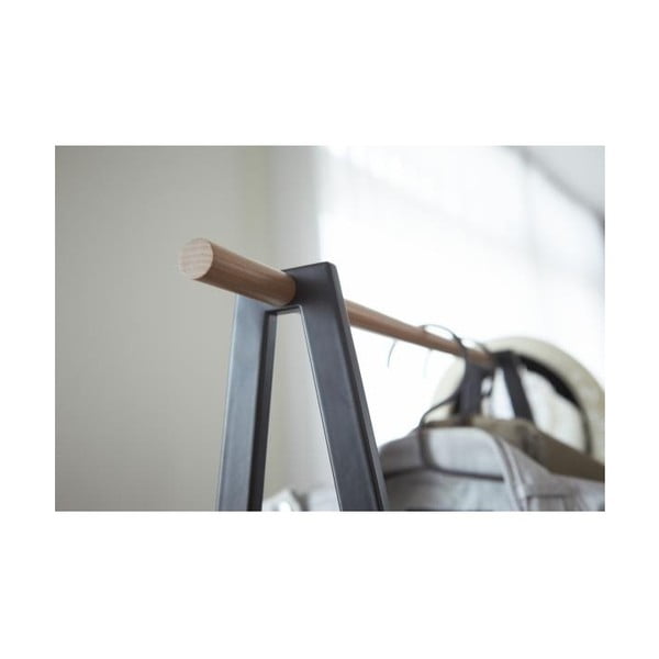 Črno kovinsko stojalo za oblačila Tower – YAMAZAKI-image-4