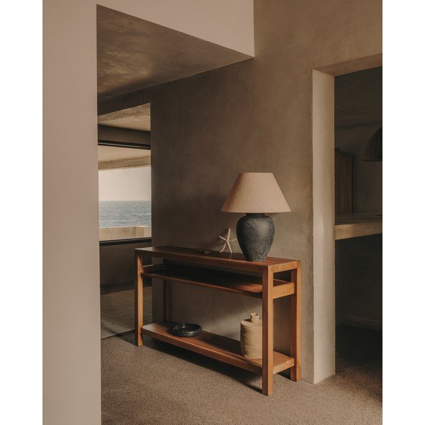 Stranska mizica iz masivnega tika v naravni barvi 35x140 cm Sashi – Kave Home-image-1