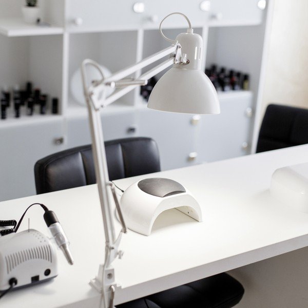 Bela namizna svetilka z upogljivo konstrukcijo/s sponko (višina 73,5 cm) Tajo – Trio-image-1