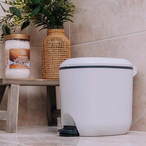 Bel plastičen koš za smeti s pedalom 3,5 l – Addis-image-3