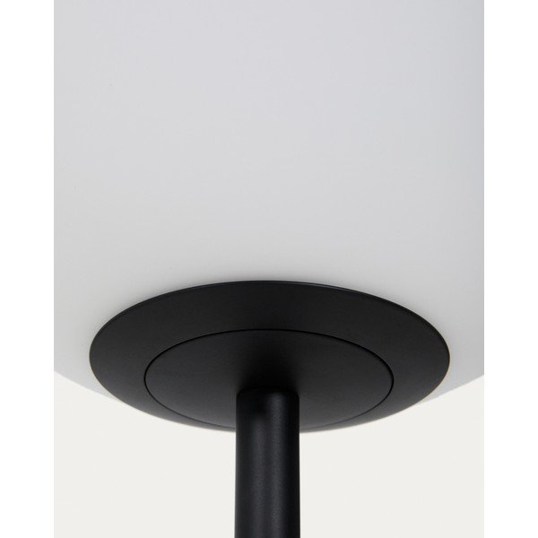 Bela/črna stoječa svetilka s steklenim senčilom (višina 165 cm) Brisia – Kave Home-image-4