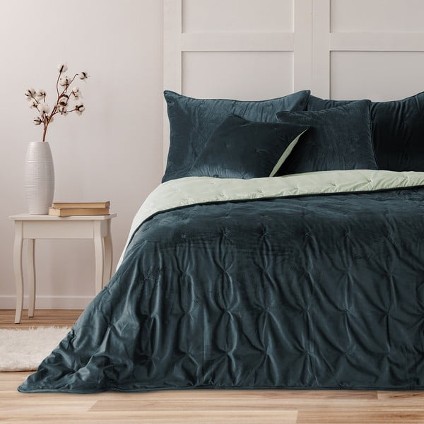 Temno zeleno žametno posteljno pregrinjalo DecoKing Daisy, 210 x 170 cm