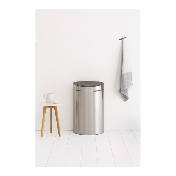 Jeklen koš za smeti na dotik v mat srebrni barvi 40 l Touch Bin – Brabantia-image-3