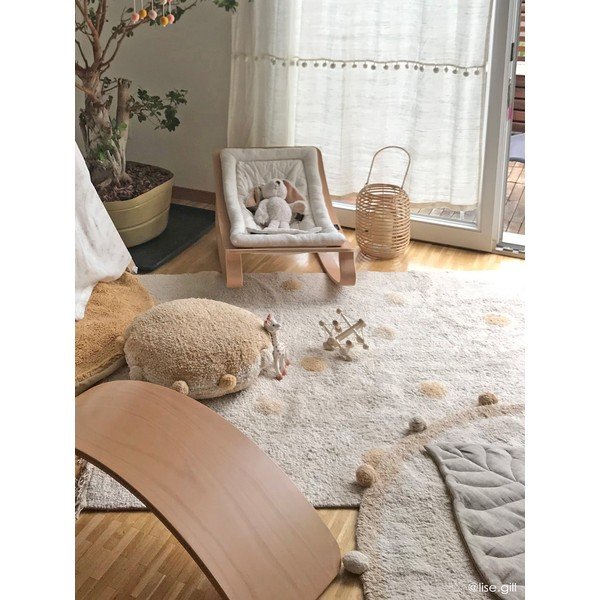 Bež pralna ročno tkana bombažna otroška preproga ø120 cm Bubbly Honey – Lorena Canals-image-4