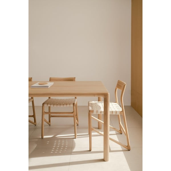 Jedilni stol iz masivnega hrastovega lesa z belim sedežem Gazzda Fawn-image-1