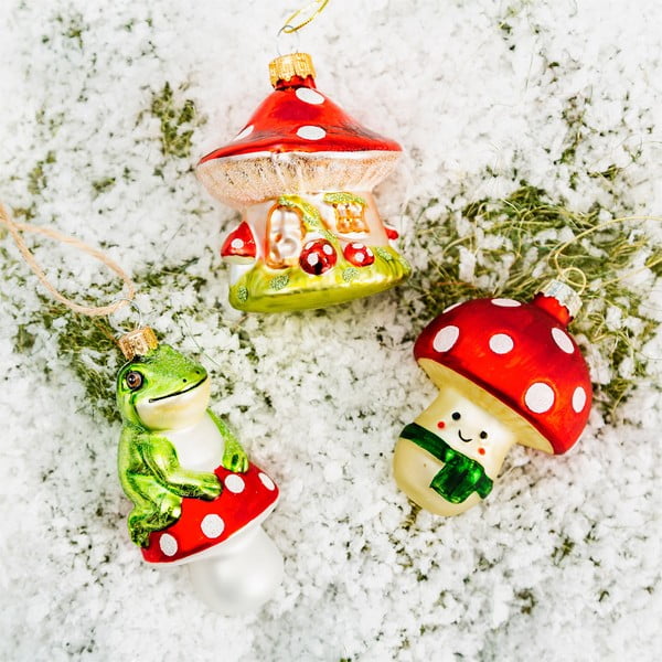 Steklen okrasek za jelko ø 6 cm Mushroom House – Sass & Belle-image-1