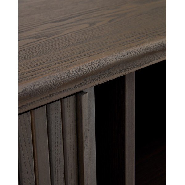 Temno rjava nizka komoda v jesenovem dekorju z drsnimi vrati 180x75 cm Mailen – Kave Home-image-1