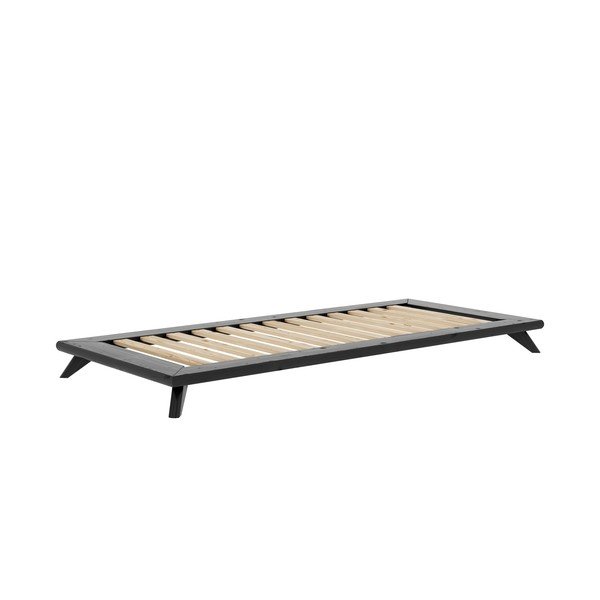 Črna postelja iz masivnega bora z ležiščem Karup Design Comfort, 90 x 200 cm
