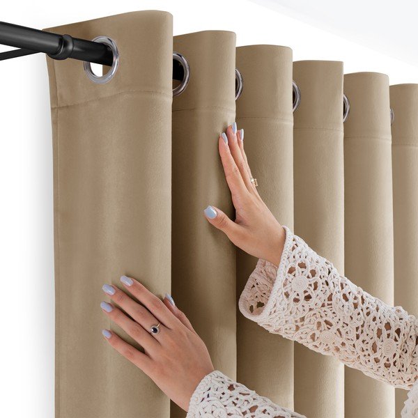 Bež žametna zavesa za delno zatemnitev 265x175 cm Velto – Filumi-image-3