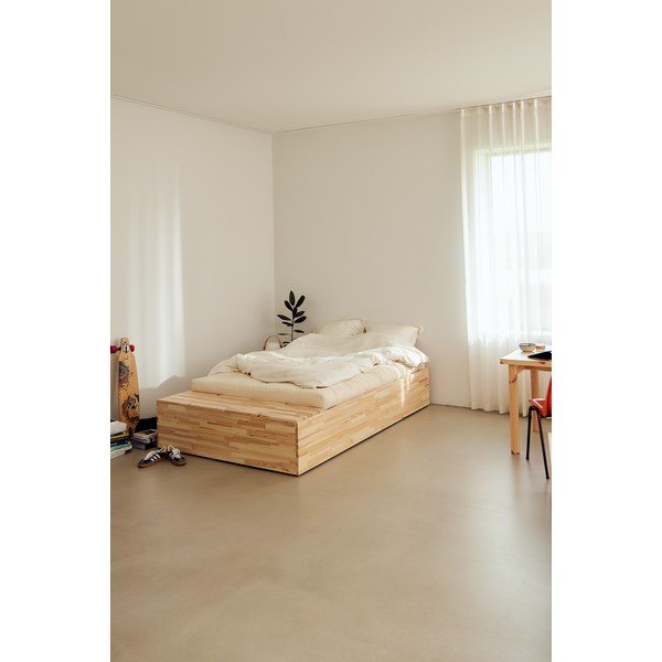 Zakonska postelja iz masivnega bora s prostorom za shranjevanje z letvenim dnom 160x200 cm v naravni barvi Basement Bed – Karup Design-image-1