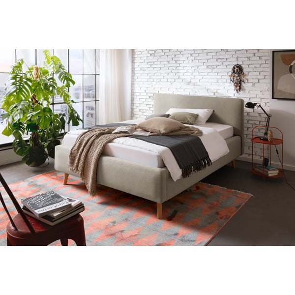 Sivorjava oblazinjena zakonska postelja s prostorom za shranjevanje z letvenim dnom 140x200 cm Mattis – Meise Möbel-image-1