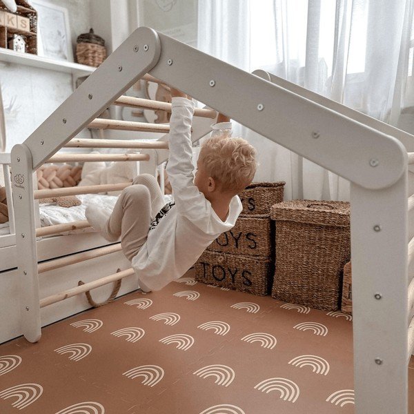 Bel piklerjev trikotnik iz masivnega bora 61x112x94 cm Montessori – Meowbaby-image-2