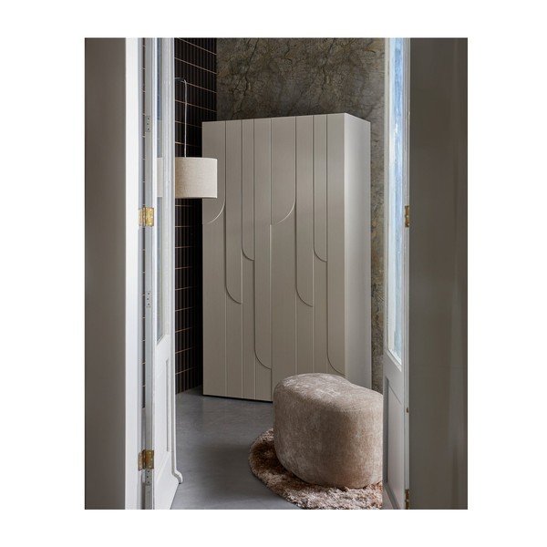 Svetlo siva garderobna omara iz masivnega bora 110x200x57 cm Rain – WOOOD-image-1