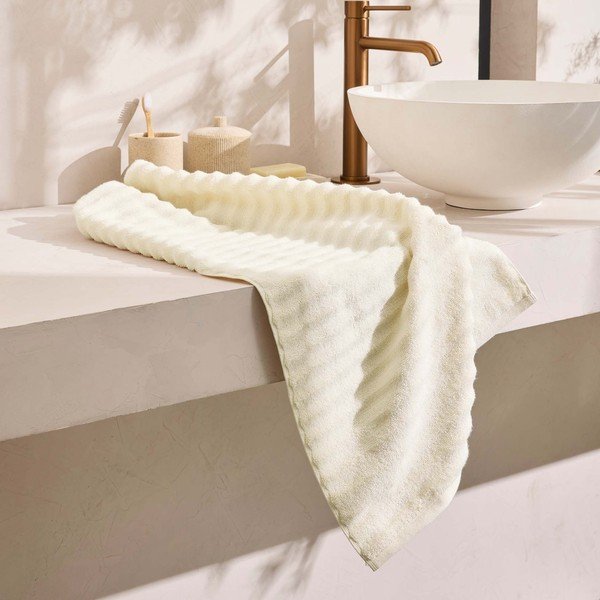 Kremno bela frotirna bombažna brisača 50x90 cm Maya – douceur d'intérieur-image-2