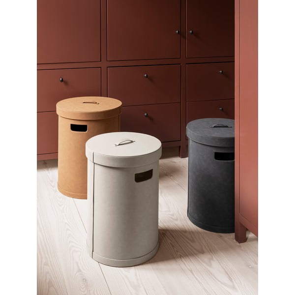 Bež koš za perilo iz imitacije usnja Sahla M – Blomus-image-2