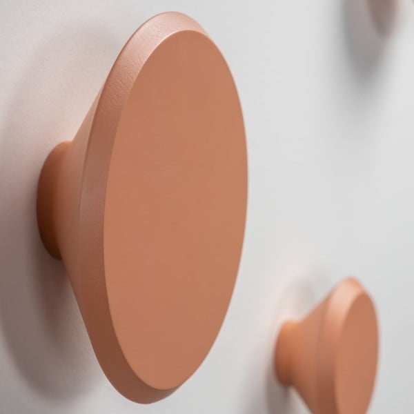 Komplet 3 oranžnih stenskih obešalnikov Kave Home Nadua-image-2