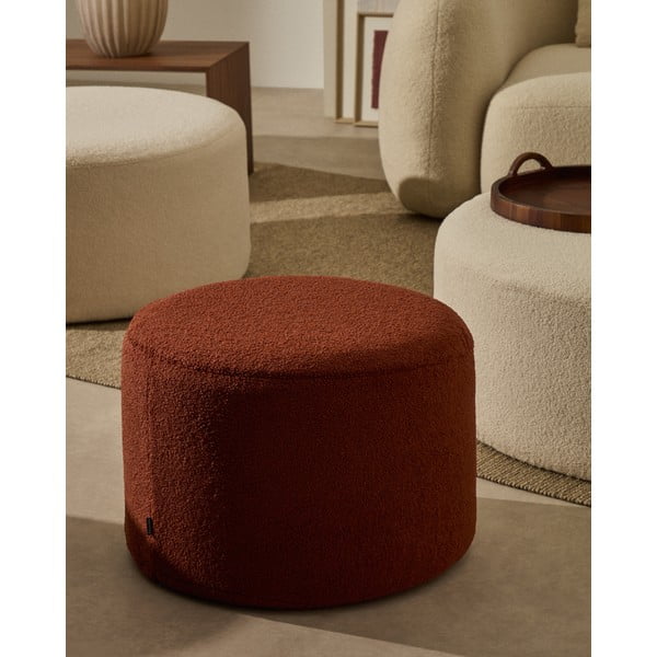 Tabure iz tkanine bouclé v barvi terakote Kaeli – Kave Home-image-1