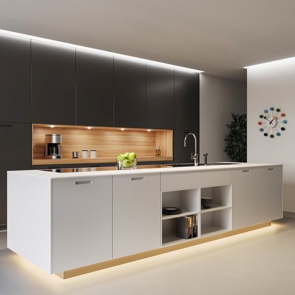 Črn LED trak 500 cm Chip – Reality-image-2