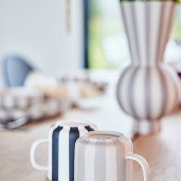 Bež ročno izdelana vaza iz kamenine (višina 28 cm) Toppu – OYOY Living Design-image-3