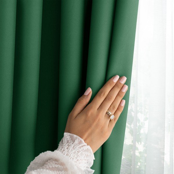 Temno zelena zavesa za delno zatemnitev 140x250 cm Carli – Restilo-image-2