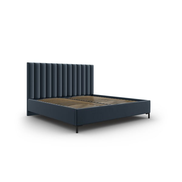 Temno modra oblazinjena zakonska postelja s prostorom za shranjevanje z letvenim dnom 200x200 cm Casey – Mazzini Beds