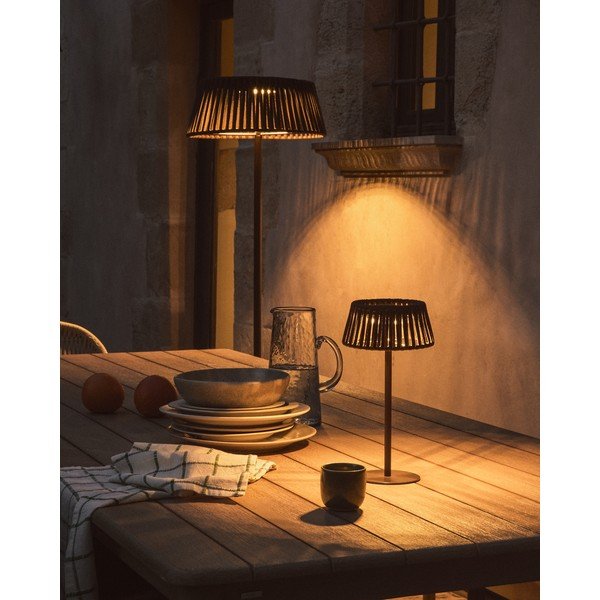LED namizna/prenosljiva zunanja svetilka s solarnim panelom (višina 30 cm) Aldet – Kave Home-image-1