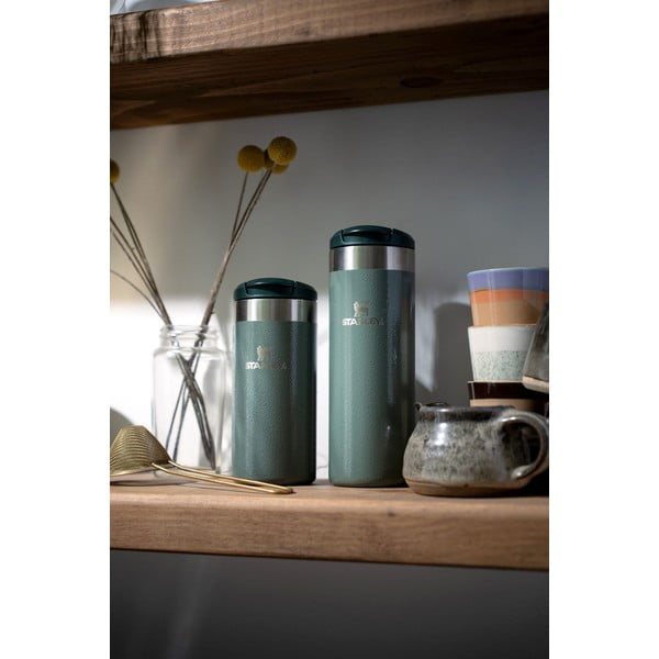 Zelen termo lonček iz nerjavečega jekla 470 ml AeroLight™ Transit Hammer Tone Green – Stanley-image-1